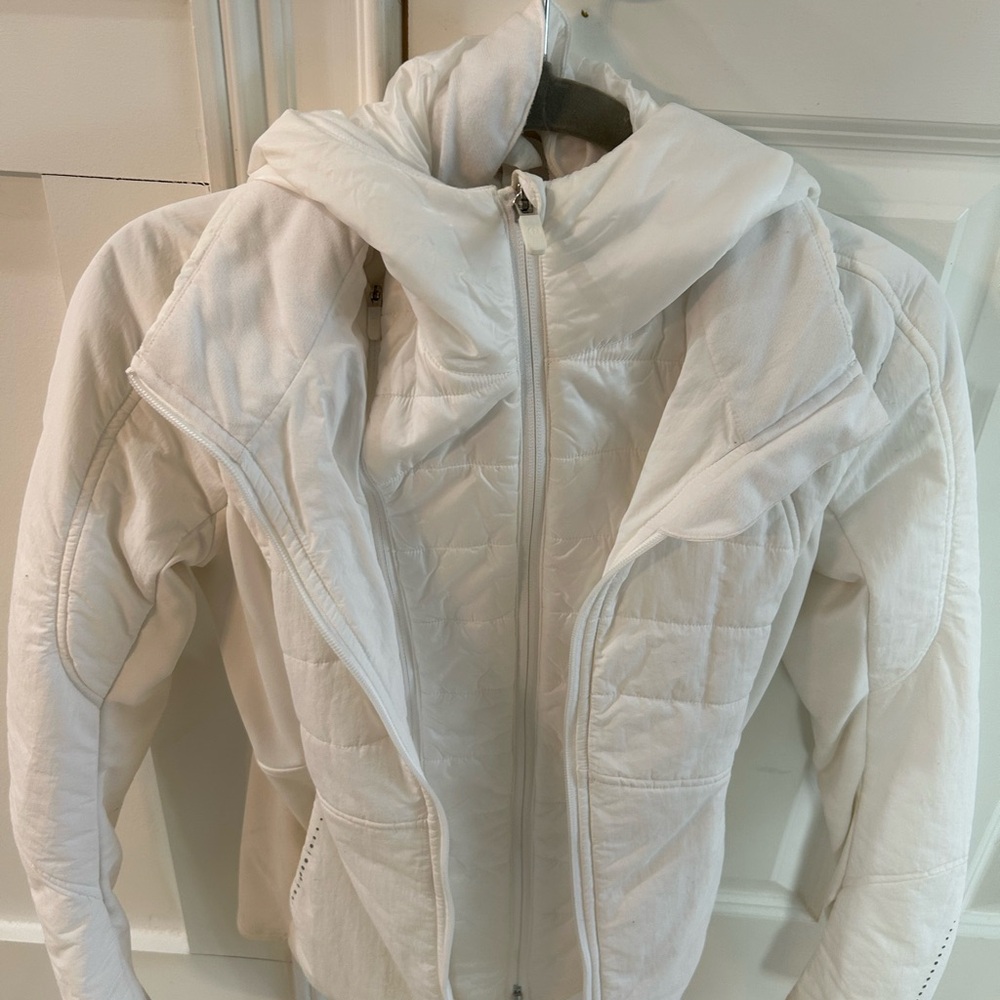 Lululemon jacket size 4